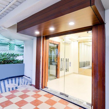 Super Townhouse Kaikhali Near Airport コルカタ エクステリア 写真