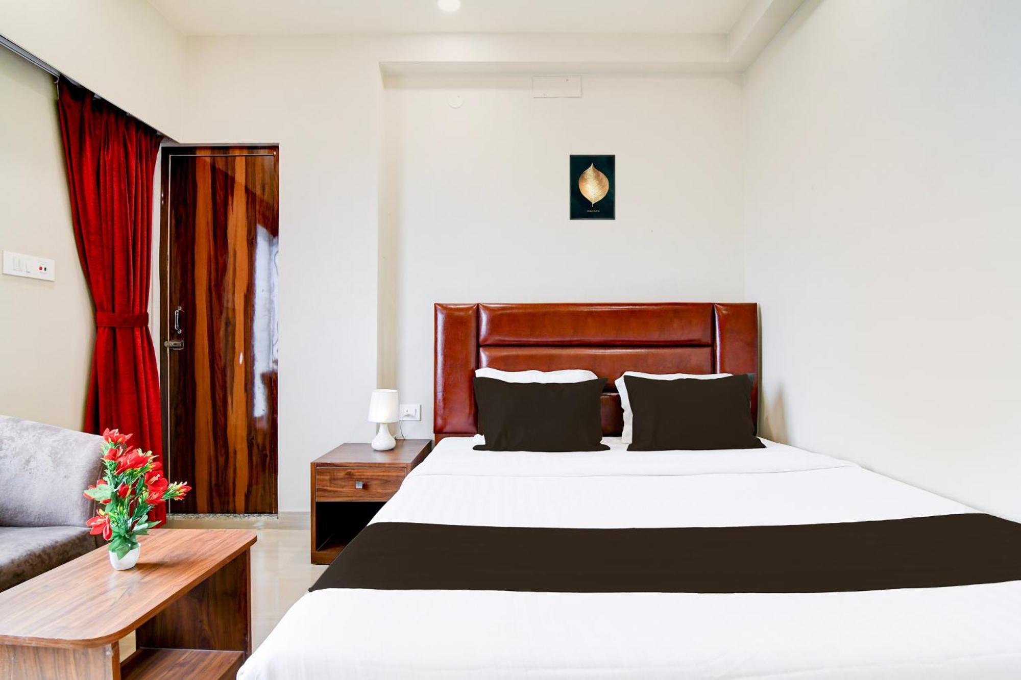 Super Townhouse Kaikhali Near Airport コルカタ エクステリア 写真