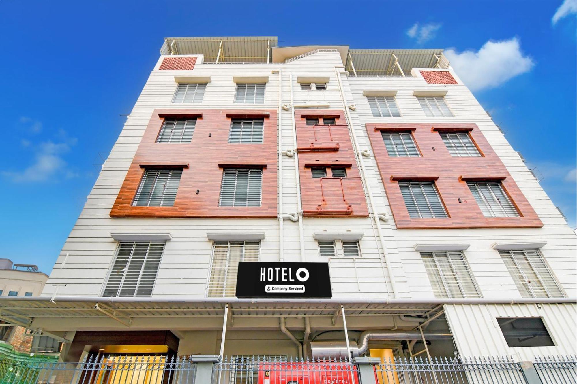 Super Townhouse Kaikhali Near Airport コルカタ エクステリア 写真